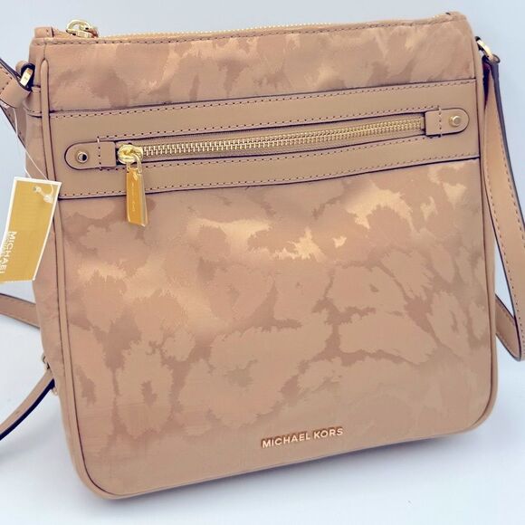 Michael Kors Jet Set Charm Large North/South Large Nylon Bag, purse - Picture 8 of 9